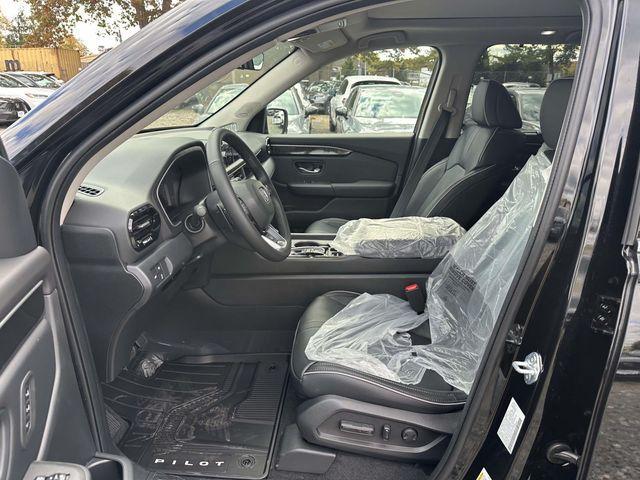 new 2025 Honda Pilot car, priced at $55,305
