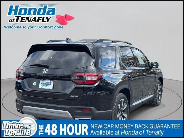 new 2025 Honda Pilot car, priced at $55,305
