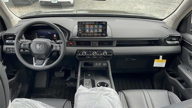 new 2025 Honda Pilot car, priced at $55,305
