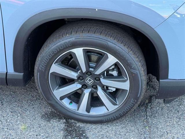 new 2025 Honda Pilot car, priced at $55,715