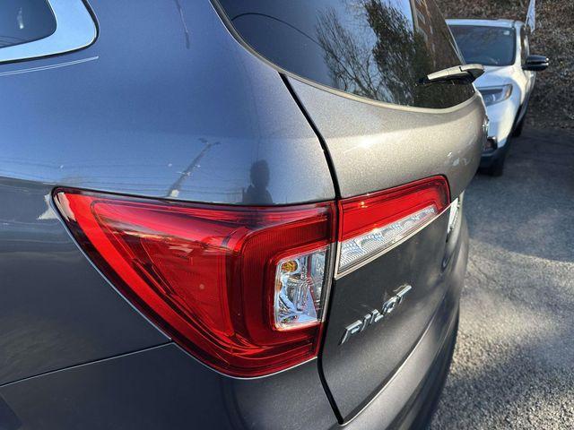 used 2022 Honda Pilot car, priced at $29,995