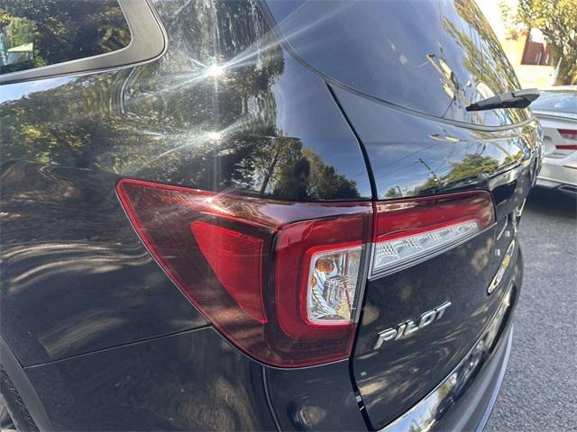 used 2022 Honda Pilot car, priced at $27,389