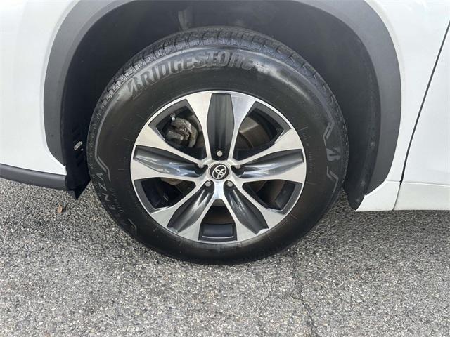 used 2023 Toyota Highlander car, priced at $33,523