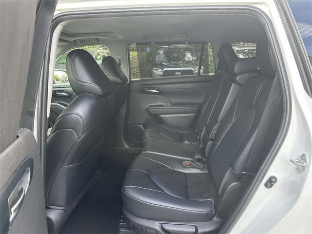 used 2023 Toyota Highlander car, priced at $33,523