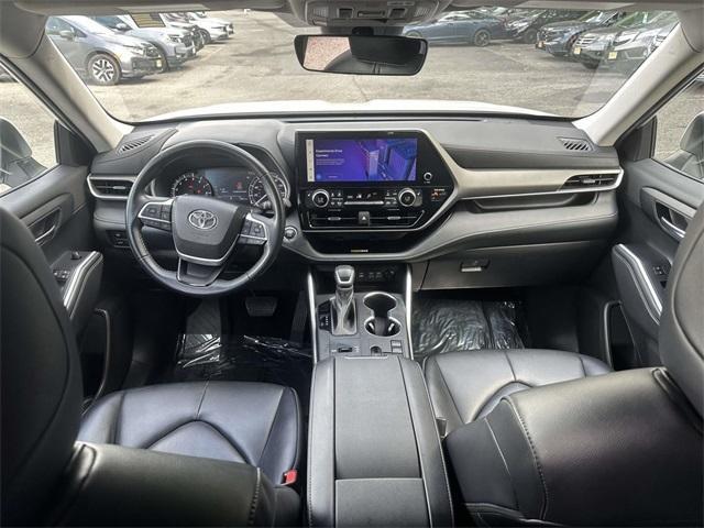 used 2023 Toyota Highlander car, priced at $33,523