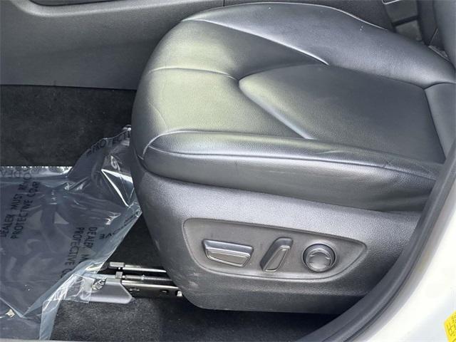 used 2023 Toyota Highlander car, priced at $33,523
