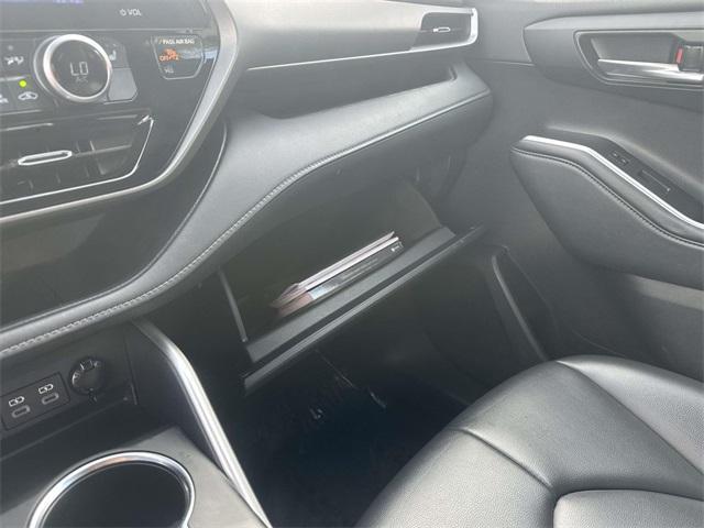 used 2023 Toyota Highlander car, priced at $33,523