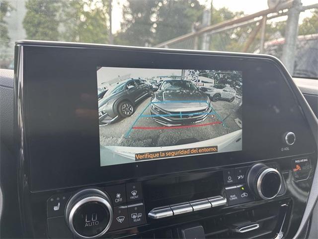 used 2023 Toyota Highlander car, priced at $33,523