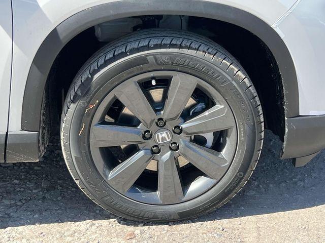 new 2025 Honda Pilot car, priced at $44,250