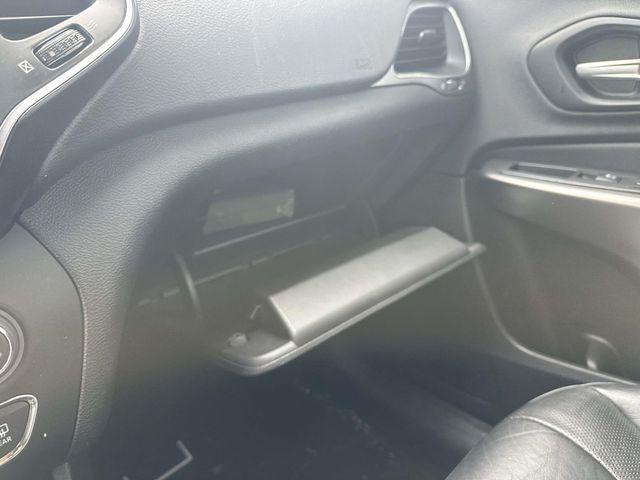 used 2021 Jeep Cherokee car, priced at $18,995