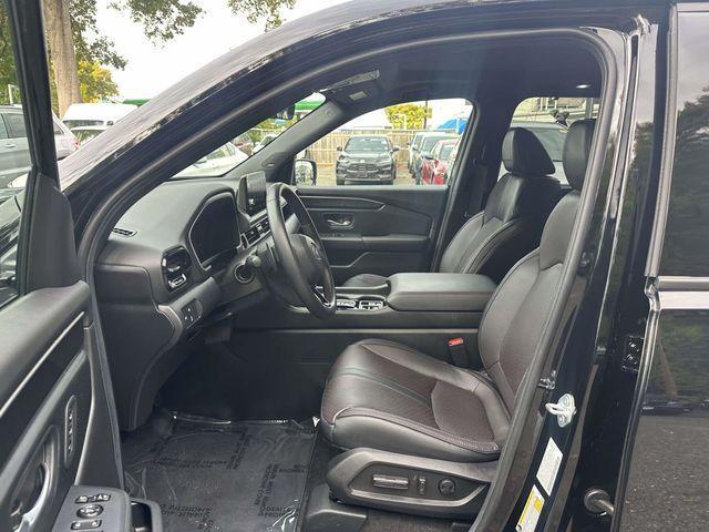 used 2025 Honda Pilot car, priced at $48,768