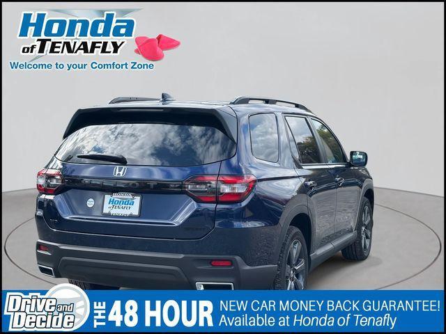 new 2025 Honda Pilot car, priced at $43,795