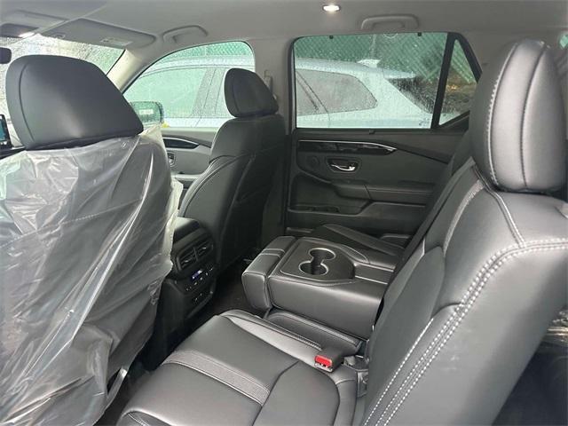 new 2025 Honda Pilot car, priced at $50,200