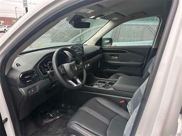 new 2025 Honda Pilot car, priced at $50,200