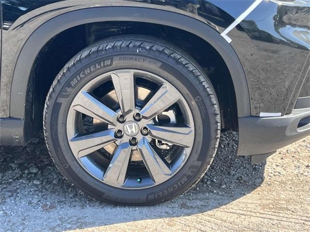 new 2025 Honda Pilot car, priced at $43,795