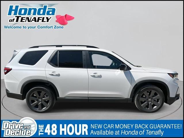 new 2025 Honda Pilot car, priced at $44,205