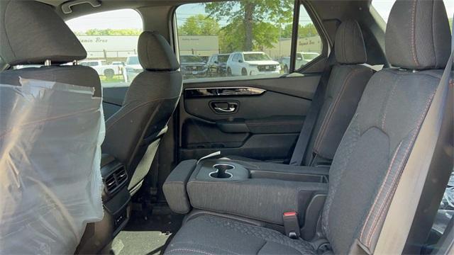 new 2025 Honda Pilot car, priced at $44,205