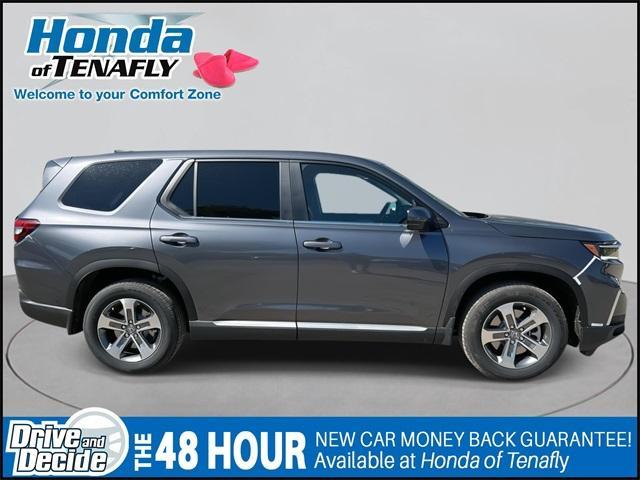 new 2025 Honda Pilot car, priced at $47,095