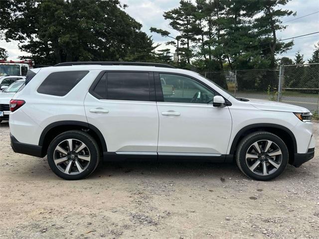 new 2025 Honda Pilot car, priced at $54,930