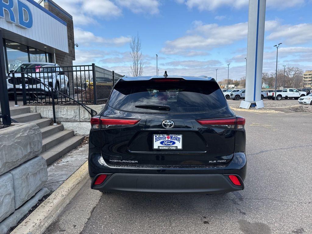 used 2021 Toyota Highlander car, priced at $32,260