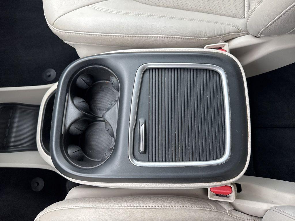 used 2021 Chrysler Pacifica car, priced at $25,142