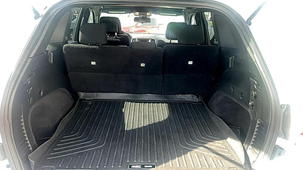 used 2016 Jeep Grand Cherokee car, priced at $13,995