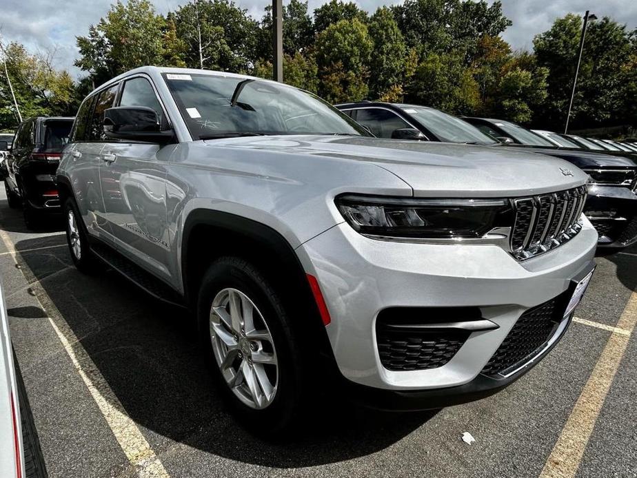 new 2024 Jeep Grand Cherokee car, priced at $40,629