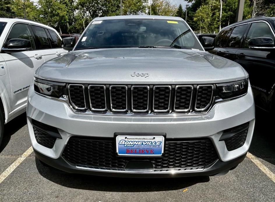 new 2024 Jeep Grand Cherokee car, priced at $40,629