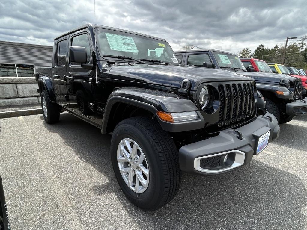 new 2023 Jeep Gladiator car, priced at $39,989