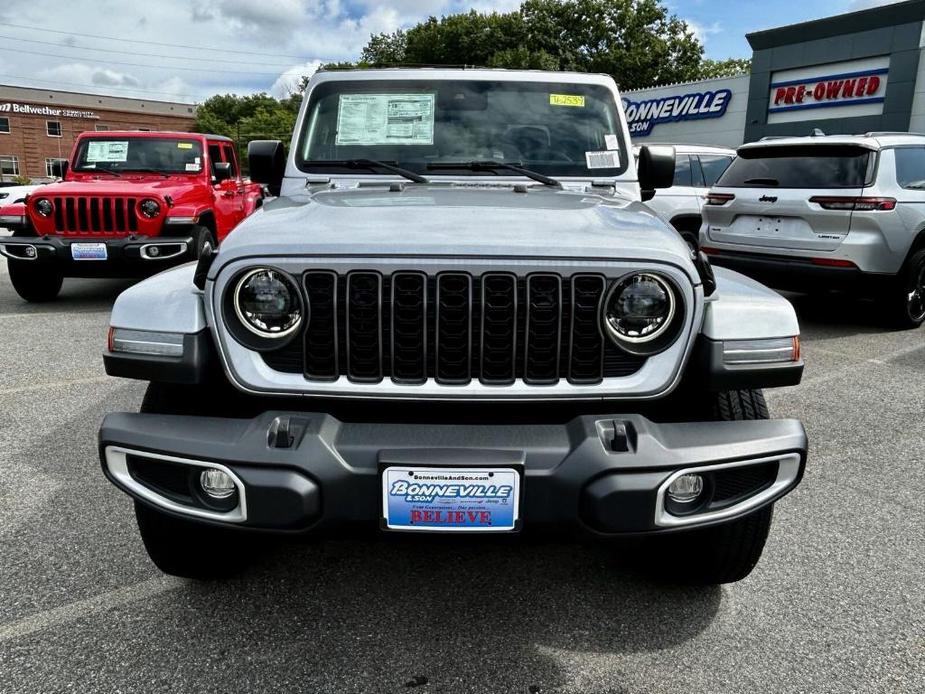 new 2024 Jeep Gladiator car, priced at $43,998