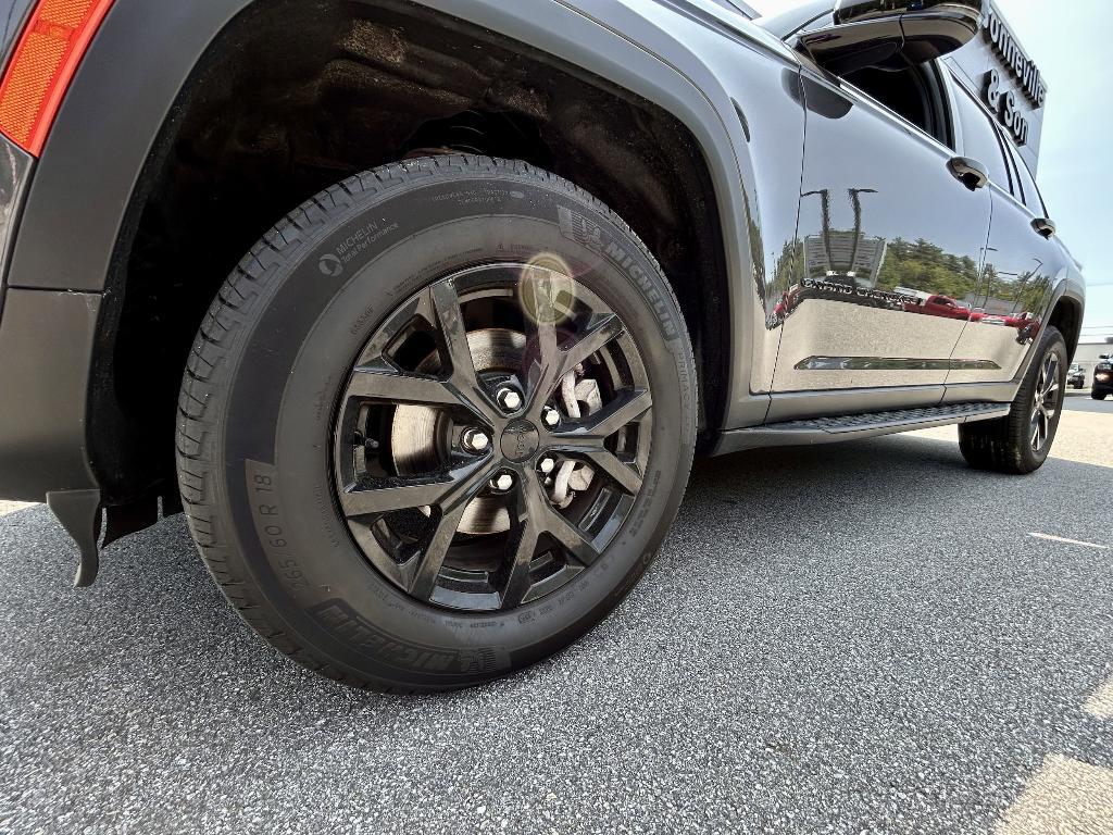 used 2024 Jeep Grand Cherokee car, priced at $43,942