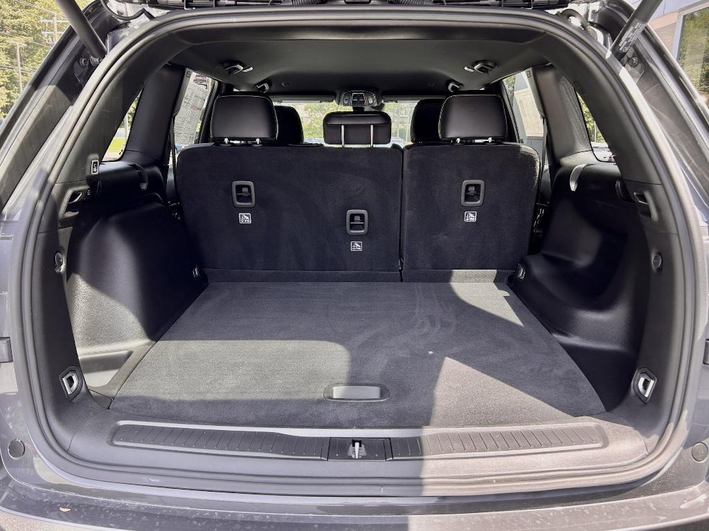 used 2024 Jeep Grand Cherokee car, priced at $43,942