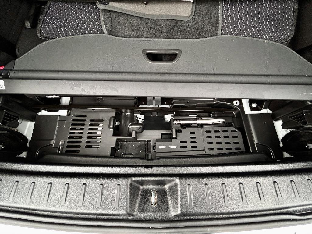 used 2022 Mercedes-Benz GLB 250 car, priced at $32,943