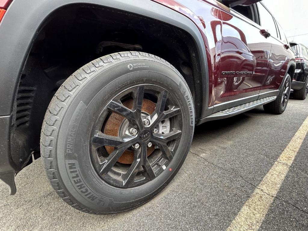 new 2024 Jeep Grand Cherokee L car, priced at $45,233