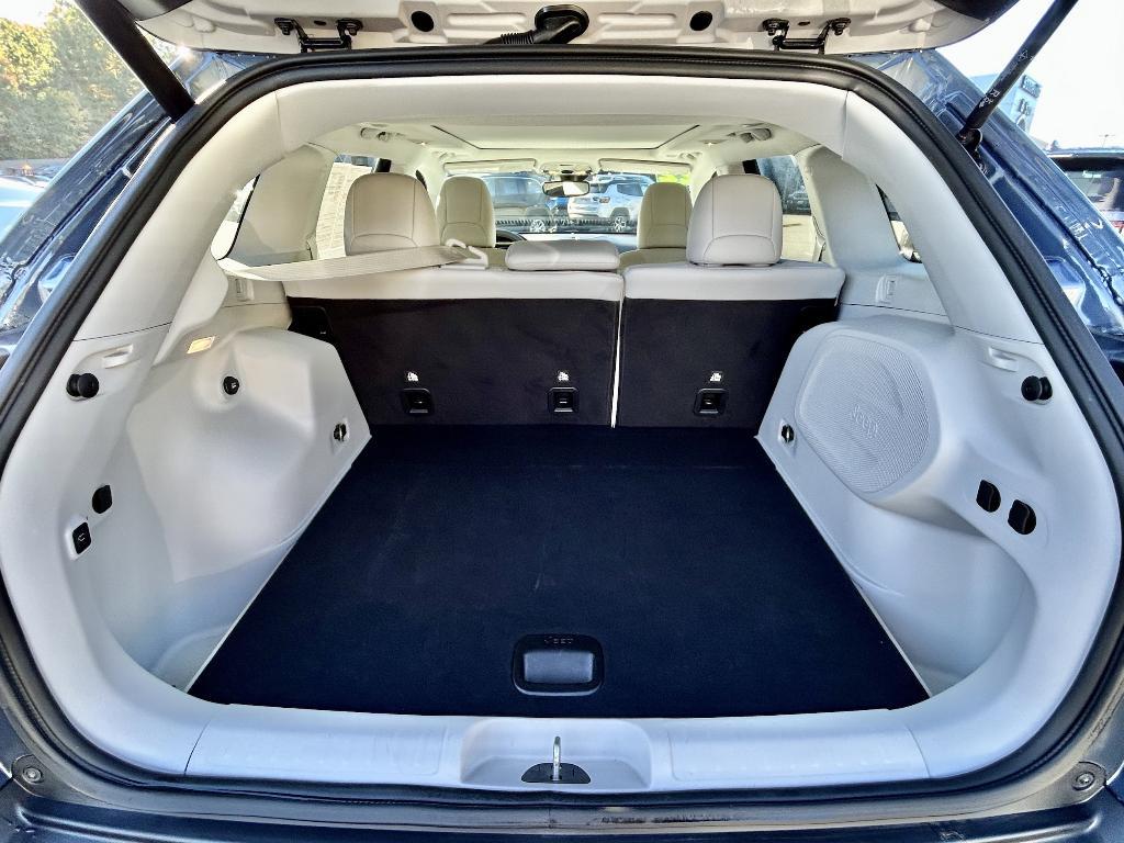 used 2022 Jeep Cherokee car, priced at $32,562