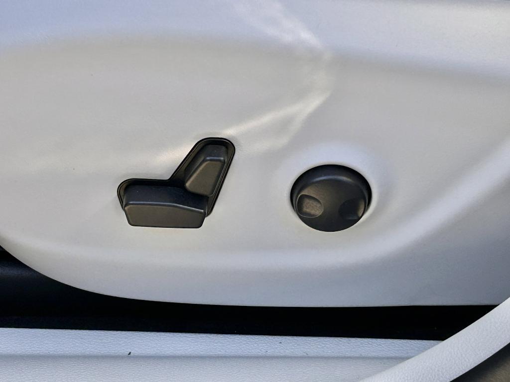 used 2022 Jeep Cherokee car, priced at $32,562