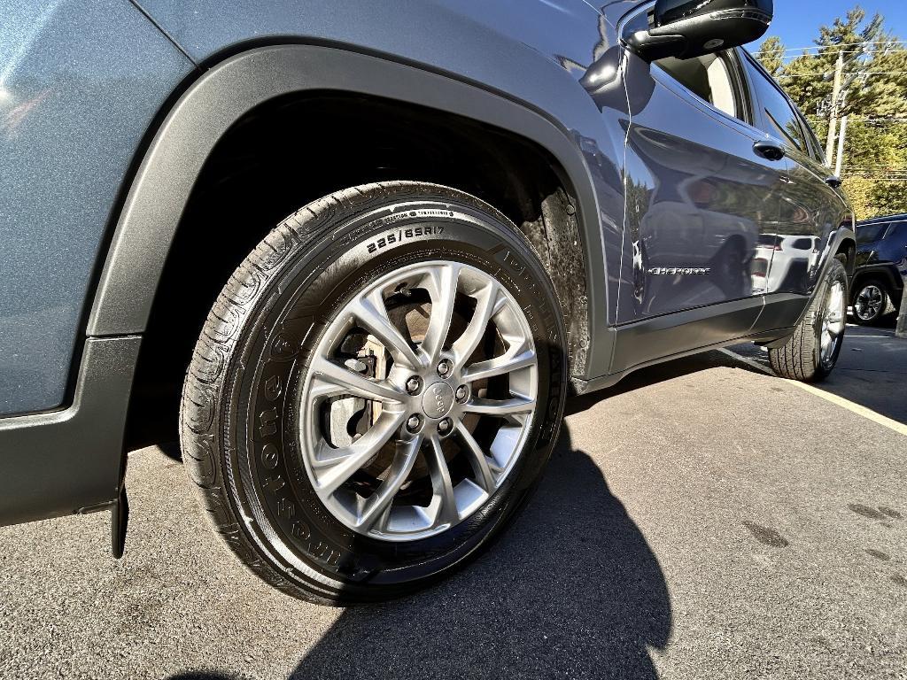 used 2022 Jeep Cherokee car, priced at $32,562