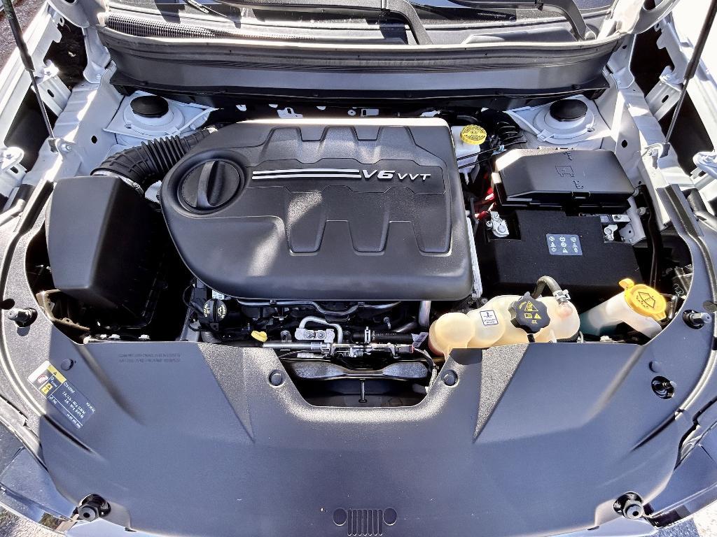 used 2022 Jeep Cherokee car, priced at $31,404