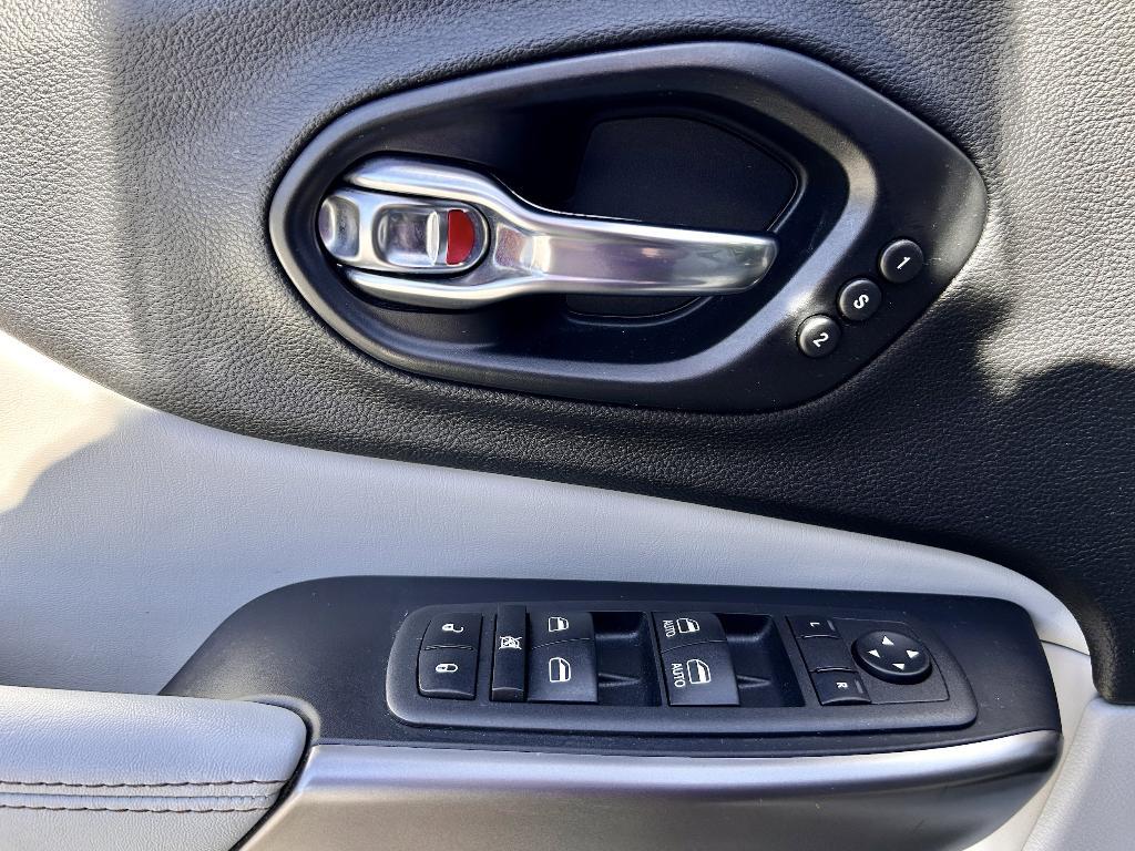 used 2022 Jeep Cherokee car, priced at $31,404