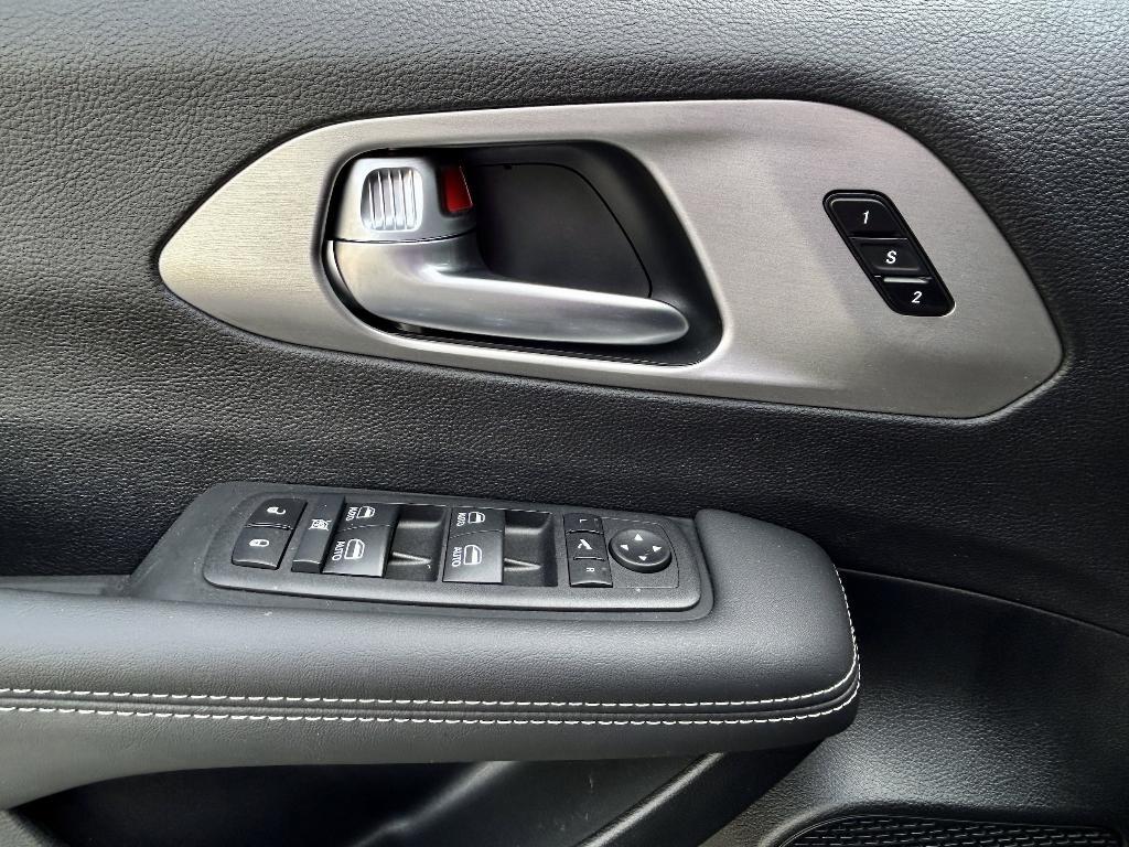 used 2024 Chrysler Pacifica car, priced at $55,941