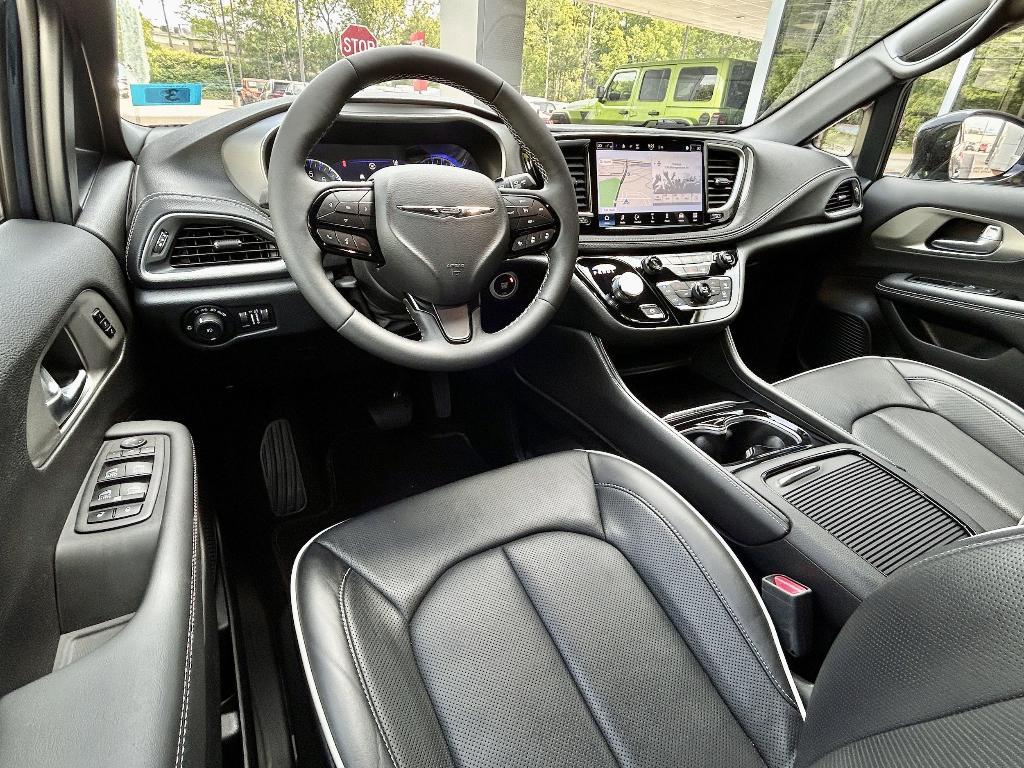 used 2024 Chrysler Pacifica car, priced at $55,941
