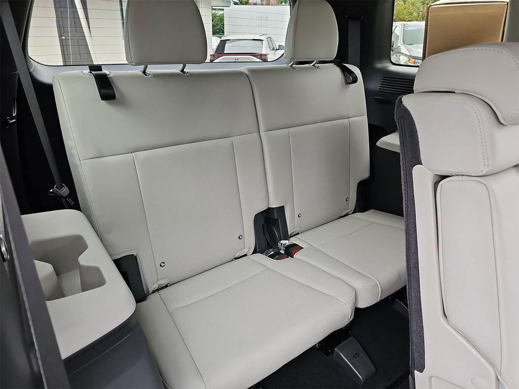 new 2025 Hyundai Santa Fe car, priced at $40,134