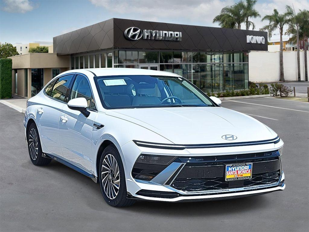 new 2025 Hyundai Sonata Hybrid car, priced at $33,540