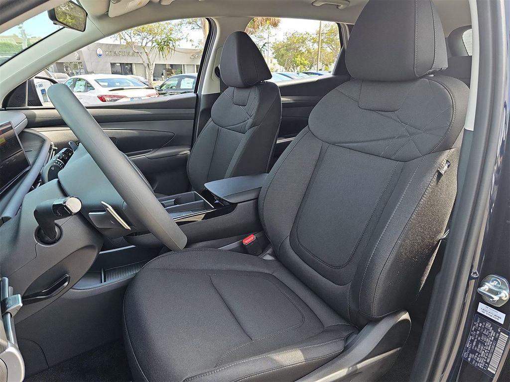 new 2025 Hyundai TUCSON Hybrid car, priced at $36,210