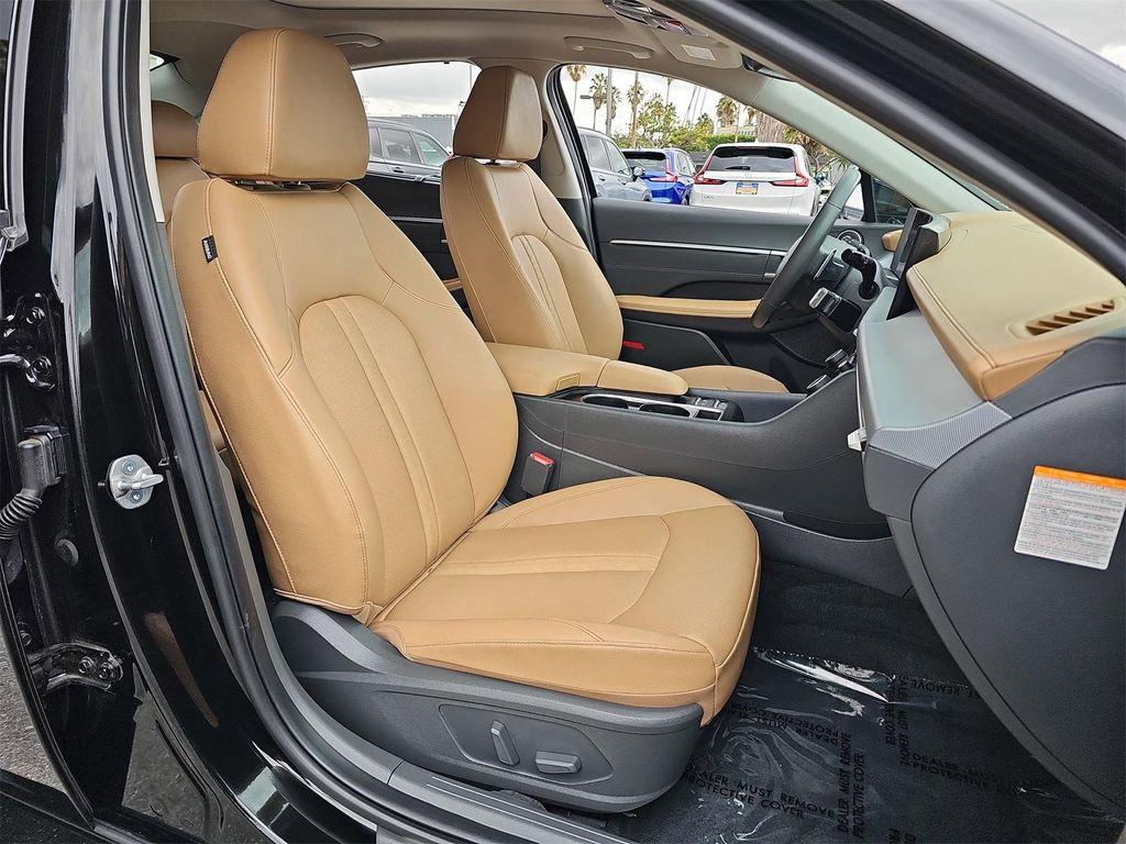 used 2025 Hyundai Sonata Hybrid car, priced at $31,998