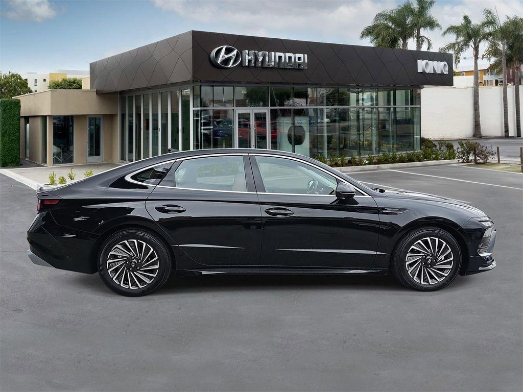 used 2025 Hyundai Sonata Hybrid car, priced at $31,998