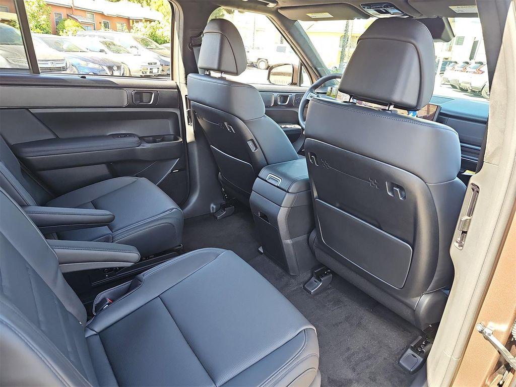 new 2025 Hyundai SANTA FE HEV car, priced at $52,915