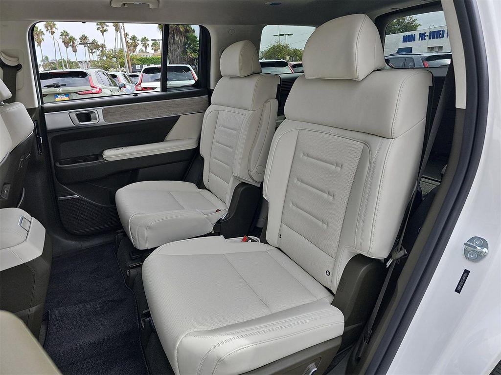 new 2025 Hyundai SANTA FE HEV car, priced at $52,364