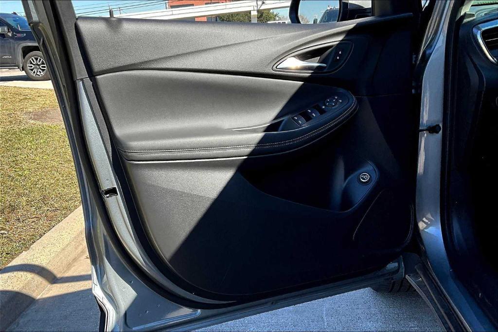 new 2025 Buick Encore GX car, priced at $29,680