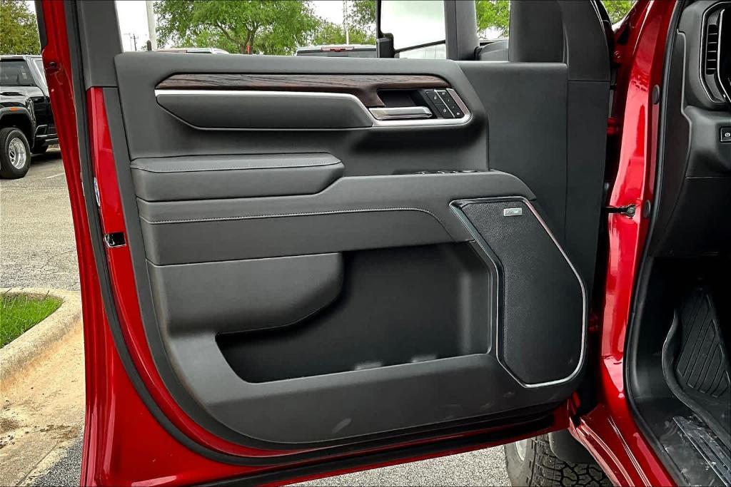 new 2025 GMC Sierra 2500 car, priced at $77,568